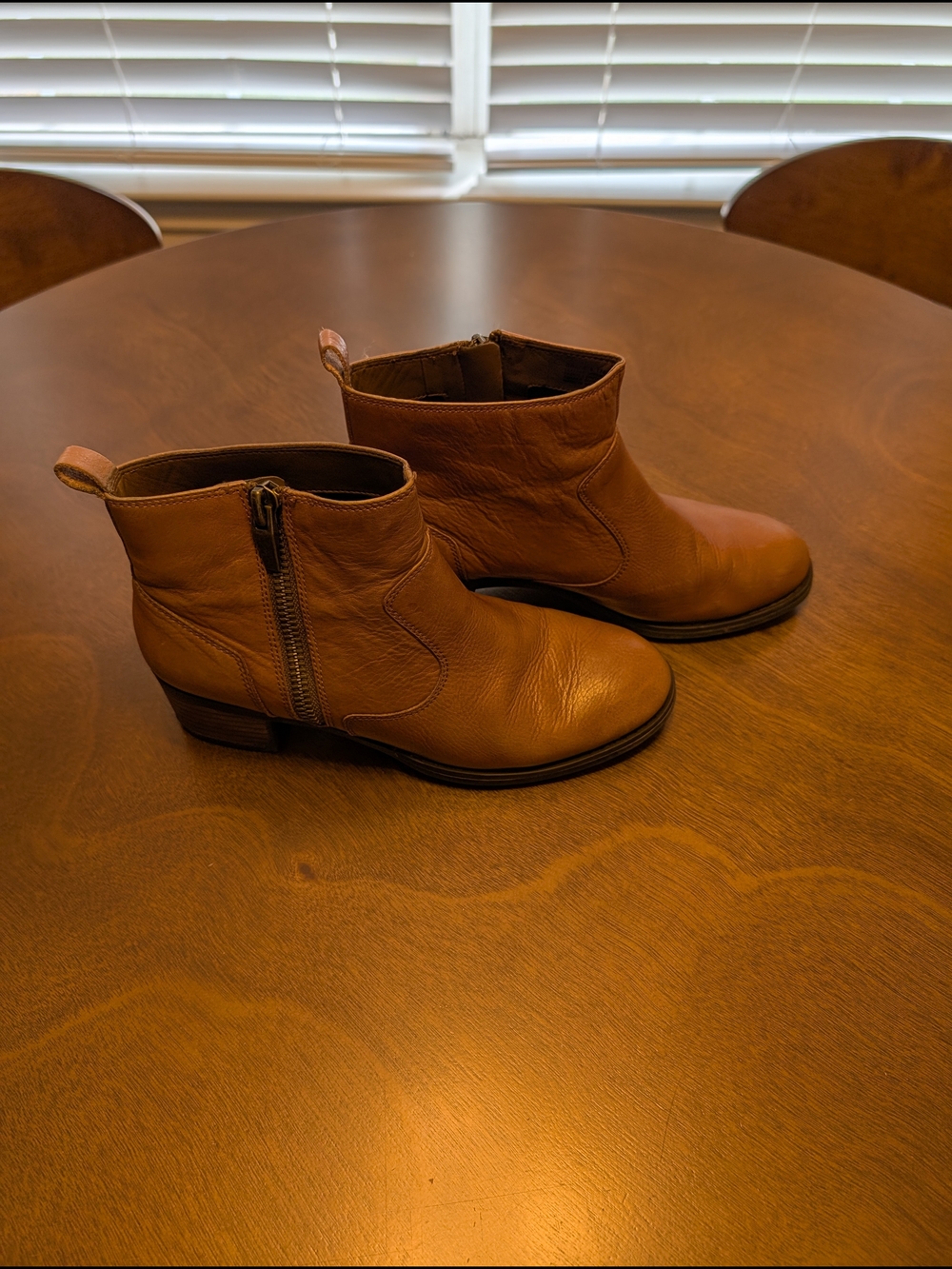 Tara M Grace Brown Leather Block Heeled Ankle Booties Sz 9